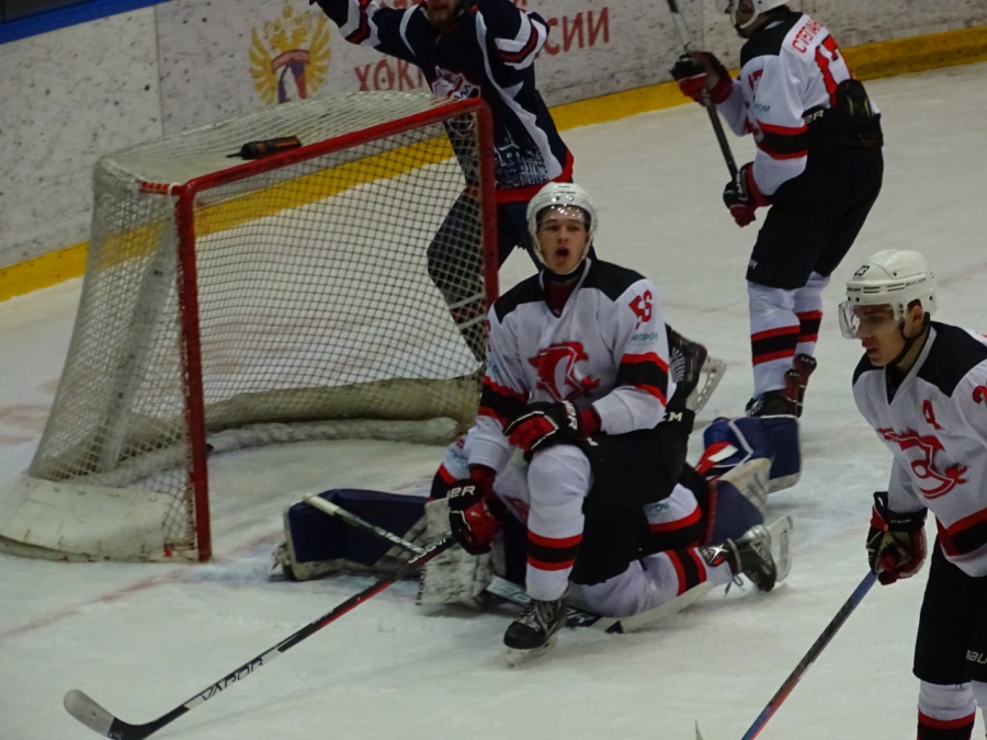Саратовские хоккеисты одержали самую крупную победу в истории