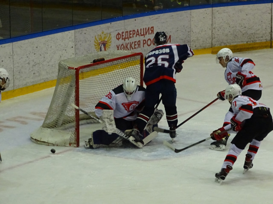 Саратовские хоккеисты одержали самую крупную победу в истории