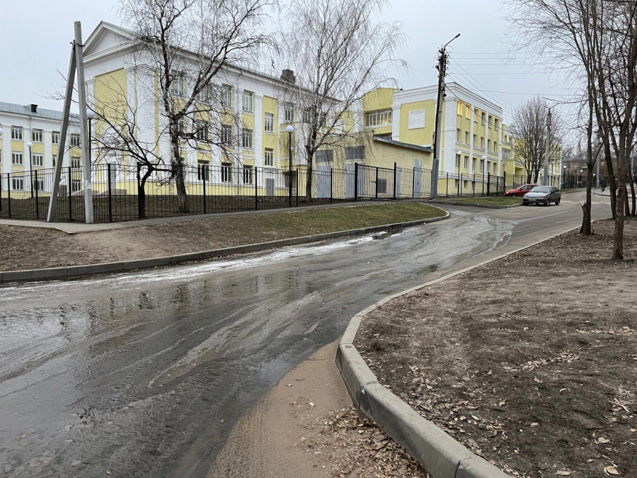 Саратовцы пожаловались на свалку строительного мусора у школы №84