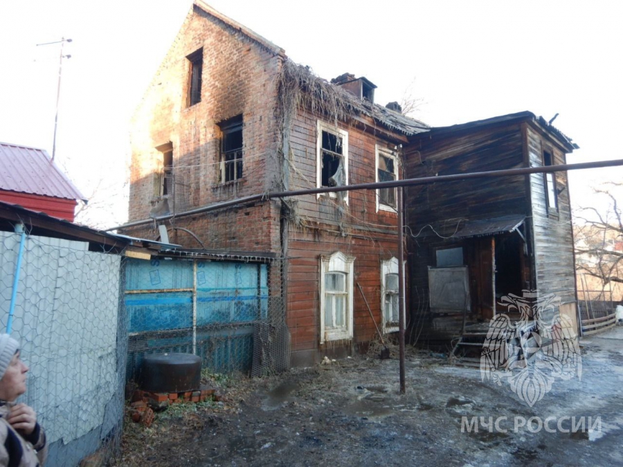 На Валовой после пожара в расселенном доме обнаружили труп