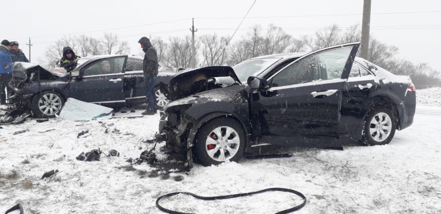Под Саратовом три человека пострадало при столкновении «Хонды» и «Ниссана»