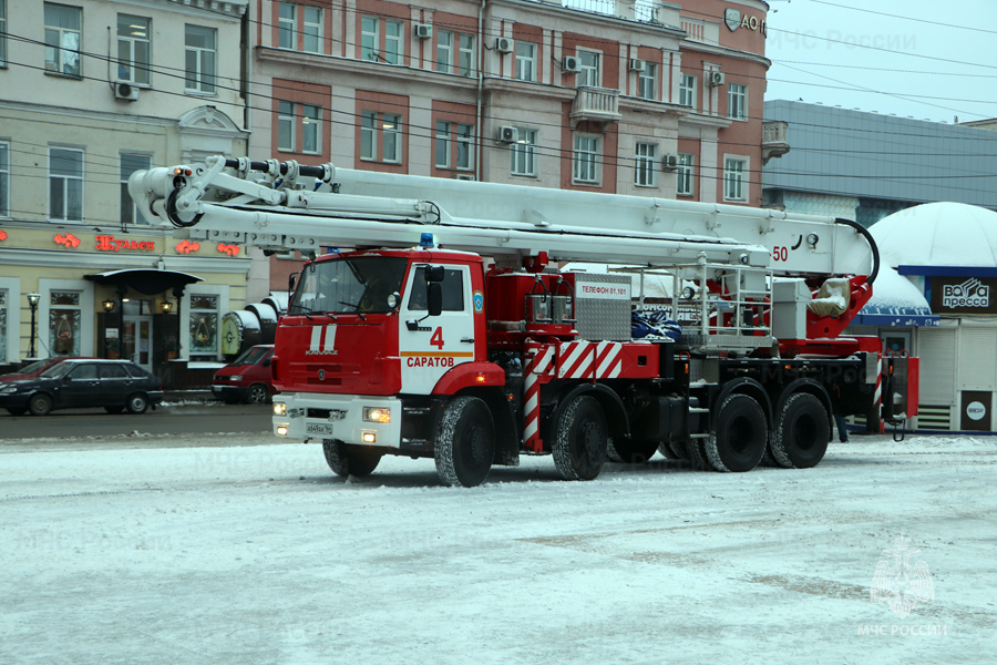 В Саратове 19 единиц техники приехали тушить условный пожар в цирке