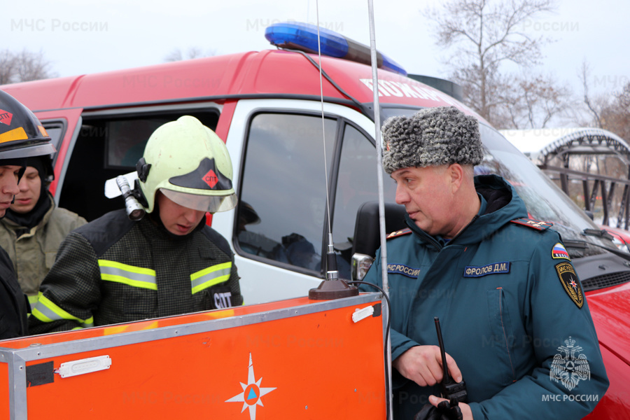 В Саратове 19 единиц техники приехали тушить условный пожар в цирке