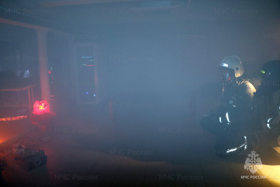 В Саратове 19 единиц техники приехали тушить условный пожар в цирке