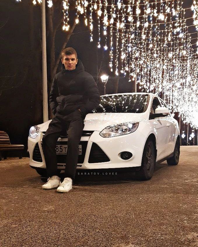 Саратовские автохамы продолжают заезжать под «Звездное небо» ради фото