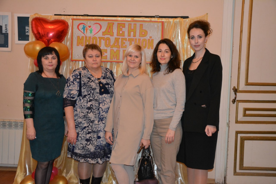 Дмитрий Плеханов устроил праздник для многодетных семей Энгельса