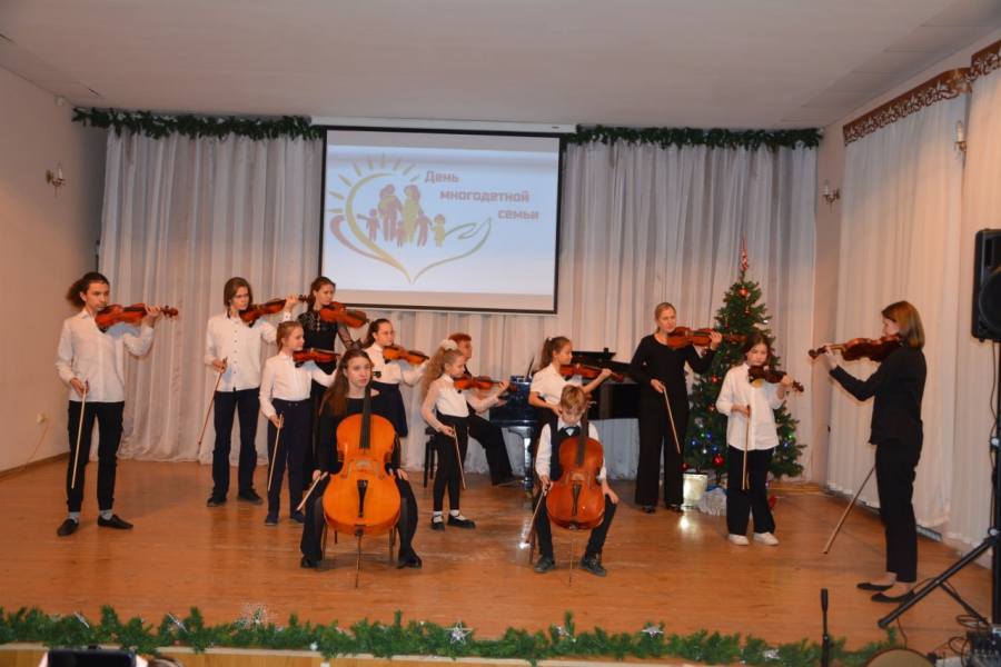 Дмитрий Плеханов устроил праздник для многодетных семей Энгельса