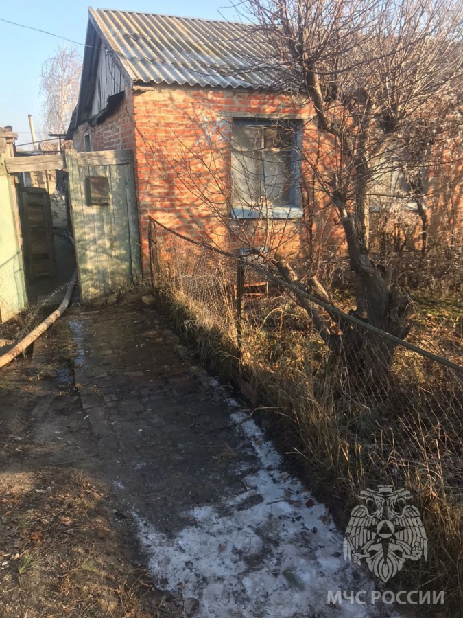 В Озинках в загоревшемся доме пострадала 58-летняя женщина