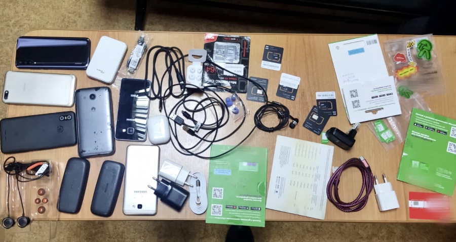 В пугачевской колонии вольчанину помешали пронести зэкам телефоны