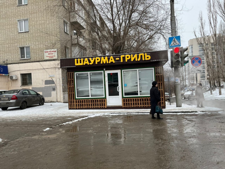 На Чернышевского выявили незаконно установленное кафе