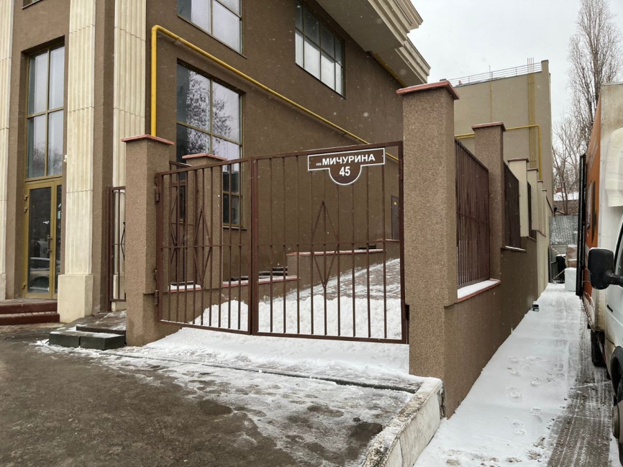 На Чернышевского выявили незаконно установленное кафе