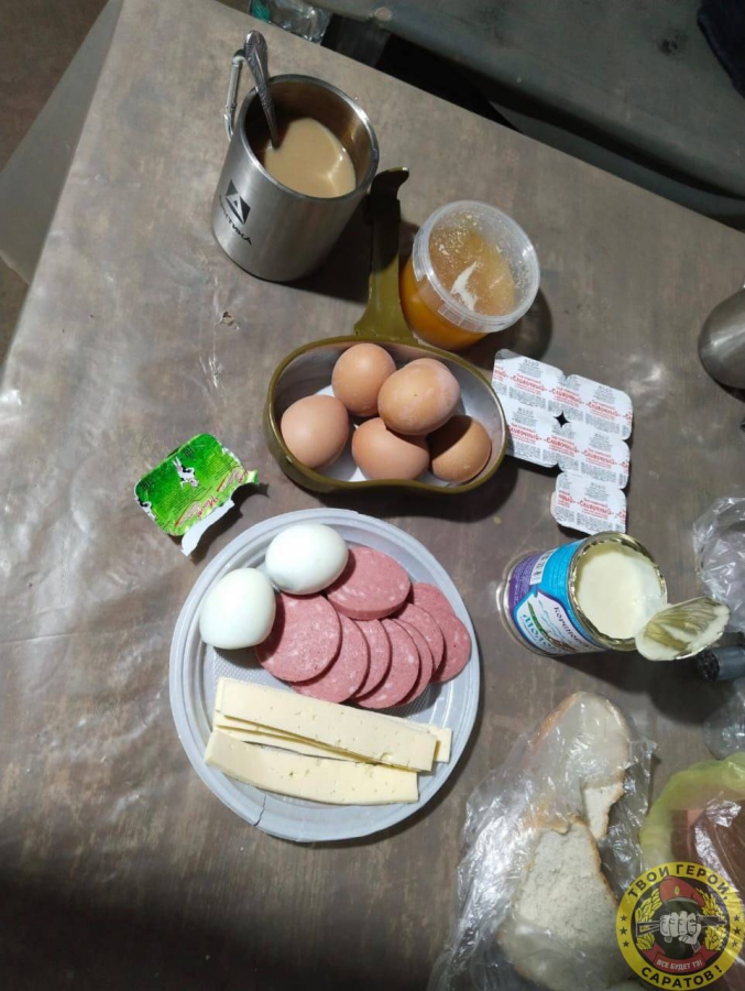 Саратовские бойцы осваиваются в новых дислокациях на фронте и делятся фотографиями обеда