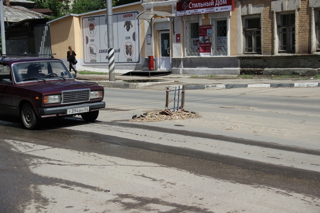 На Рабочей асфальт уходит под землю