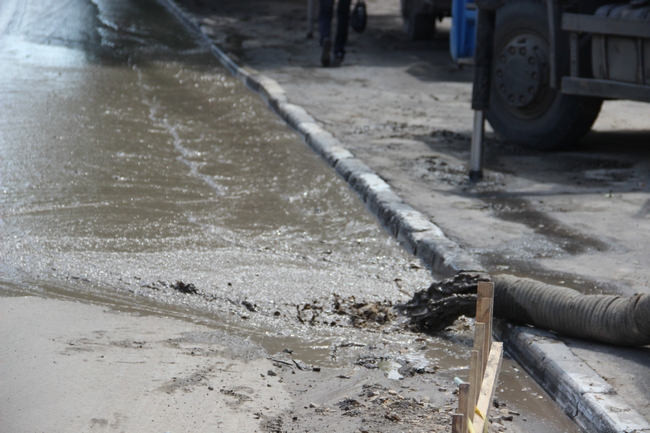 На Рабочей асфальт уходит под землю