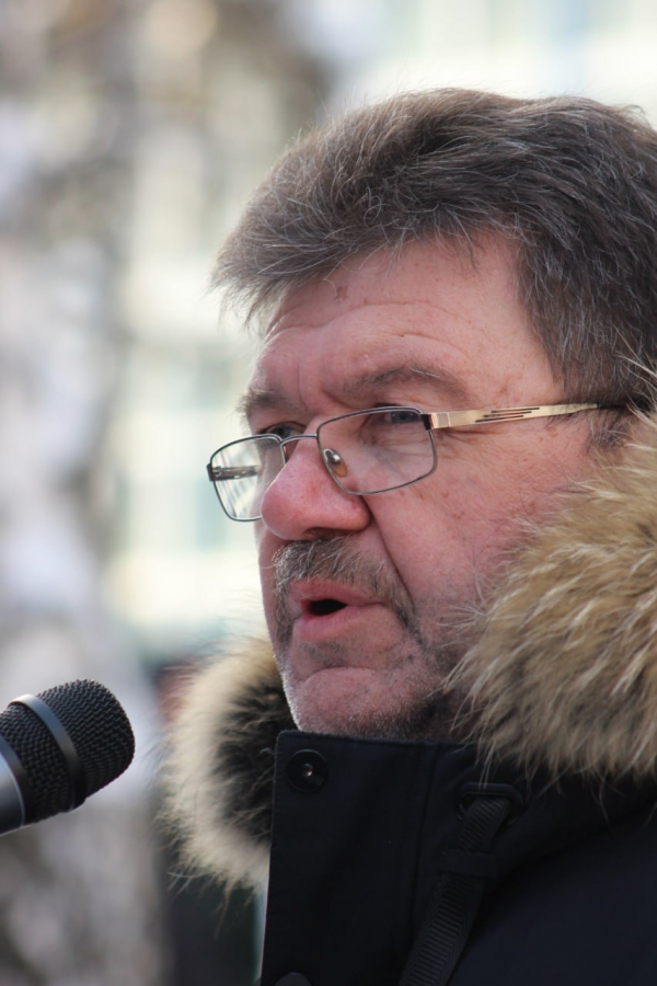 В Саратове сотни горожан почтили память воинов-интернационалистов