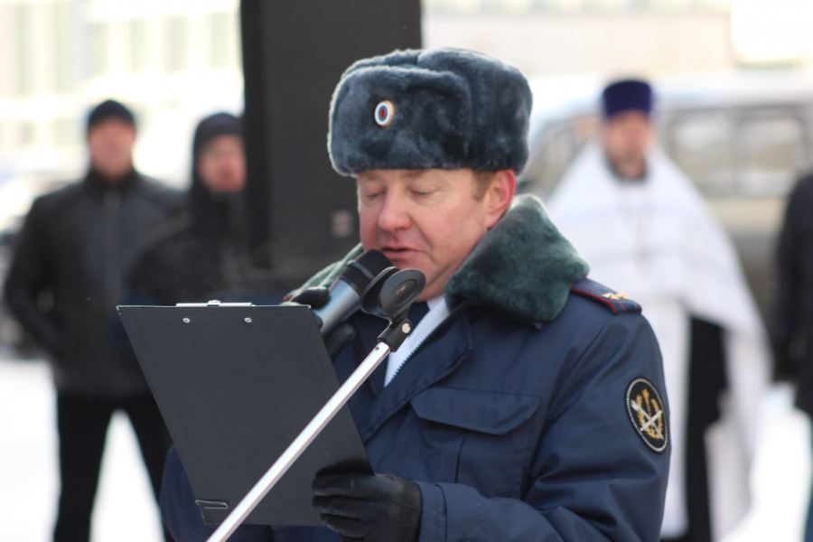 В Саратове сотни горожан почтили память воинов-интернационалистов