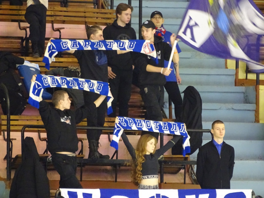 «Кристалл» не смог забить лидеру турнира ни одной шайбы