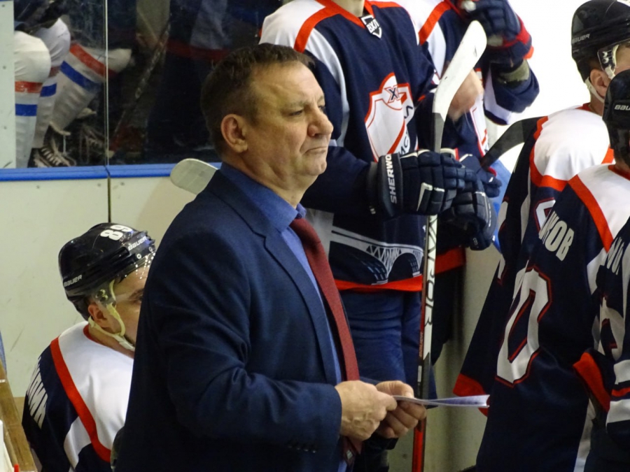 «Кристалл» не смог забить лидеру турнира ни одной шайбы