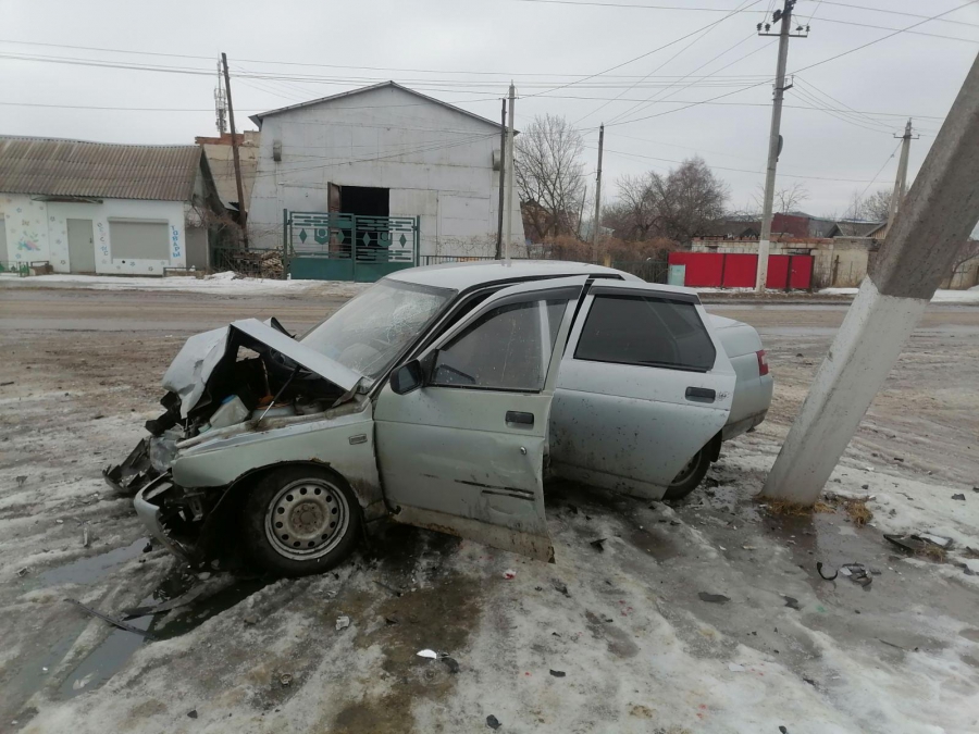 В Лысых Горах при столкновении «Дастера» и «десятки» пострадали два человека
