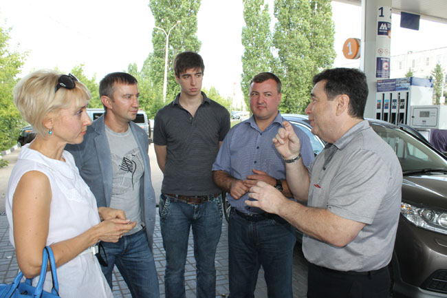 На заправке ТНК отвертелись от проверки на недолив бензина