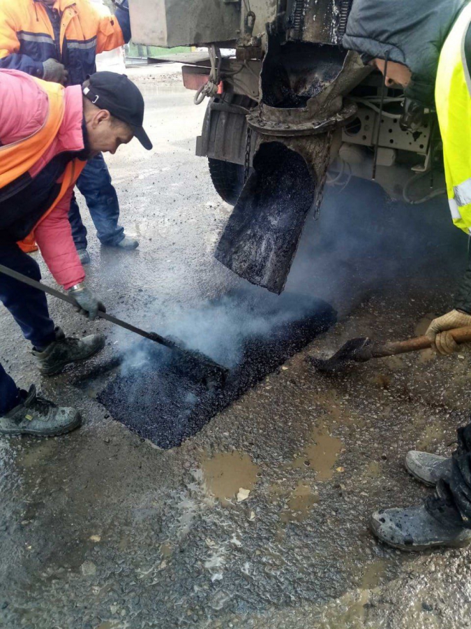 Плеханов привлечет дополнительные силы для ремонта дорог в Энгельсе