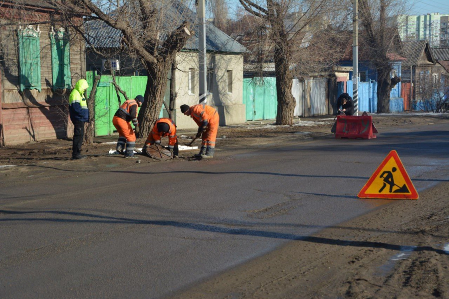 Плеханов привлечет дополнительные силы для ремонта дорог в Энгельсе