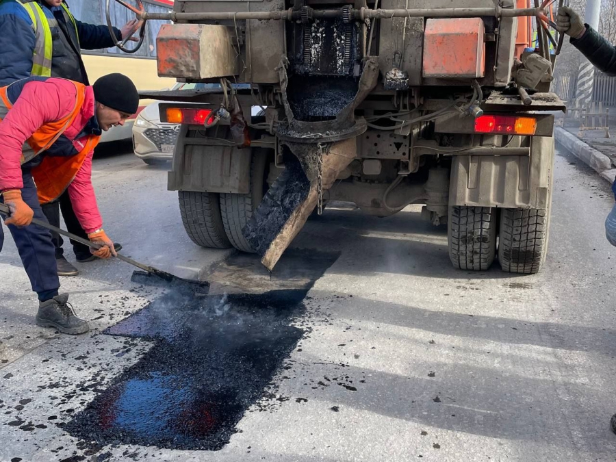 Плеханов привлечет дополнительные силы для ремонта дорог в Энгельсе