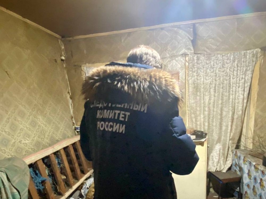 Сельчанин избил знакомого табуретом и спрятал труп в подпол. Ожидается суд