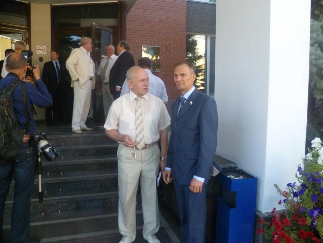 В областной думе наградили начинающих депутатов и забыли про эффективных