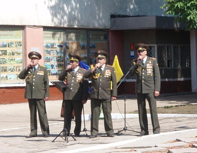 Вице-губернатор наградил самого меткого артиллериста России