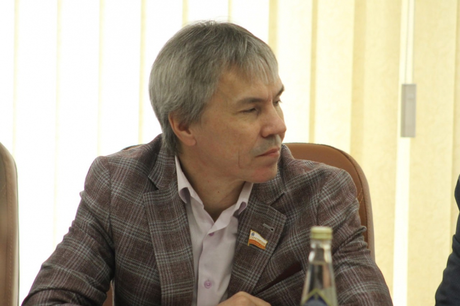 Вместо микроавтобусов многодетным семьям выдадут сертификаты на покупку автомобилей