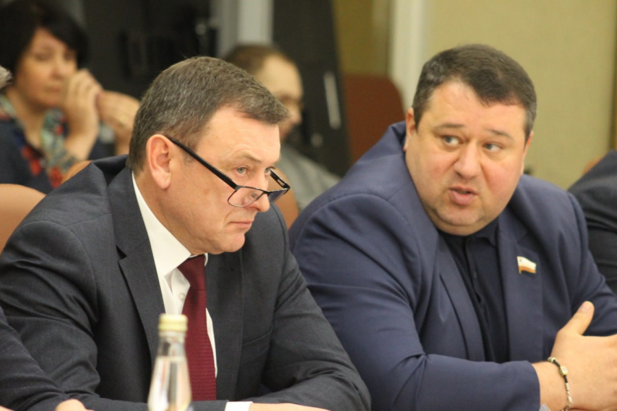 Вместо микроавтобусов многодетным семьям выдадут сертификаты на покупку автомобилей