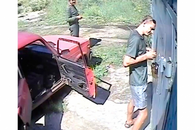 Полиция ищет подозреваемых в серии краж из гаражей