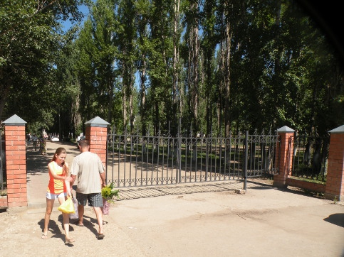 Протестующие жители Балакова возвели баррикады из шин