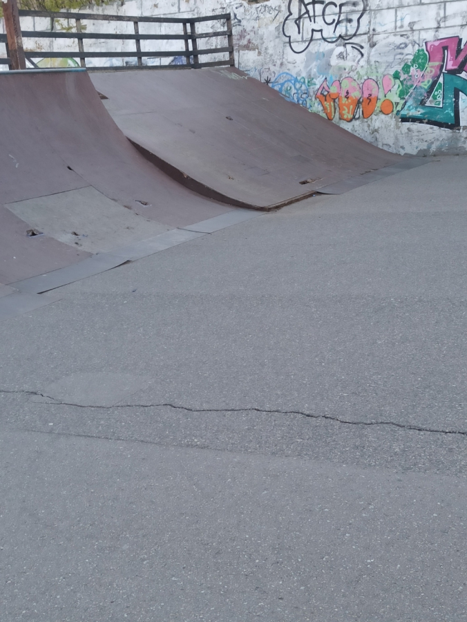 Саратовцы пожаловались на заржавевший скейт-парк на набережной