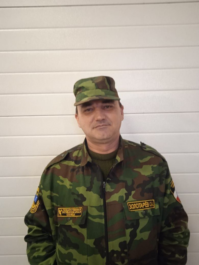 В Гагаринском районе пожарные вдвоем спасли от огня 5 домов