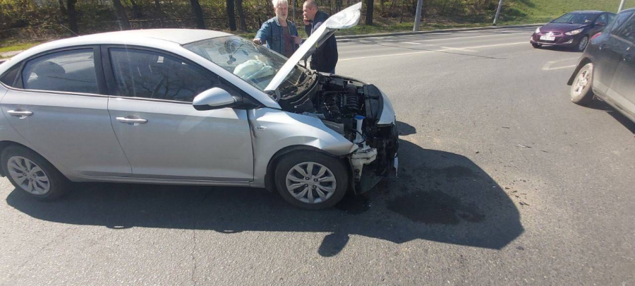 На Шехурдина из-за столкновения иномарок пострадали три человека