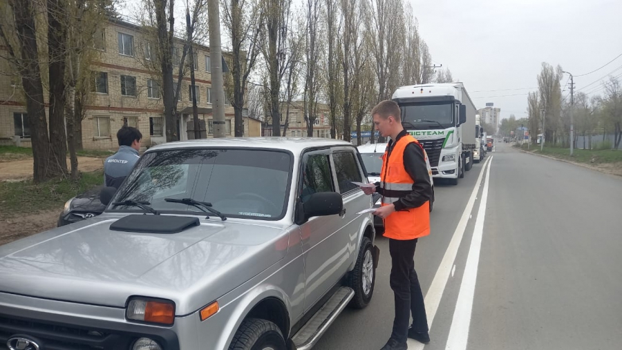 Саратовским водителям напомнили о правилах пересечения железнодорожных переездов