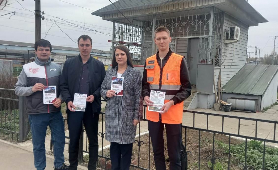 Саратовским водителям напомнили о правилах пересечения железнодорожных переездов