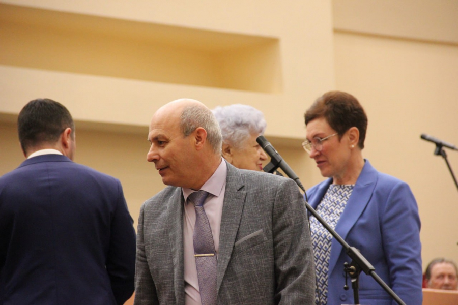 Отчет главы Саратова за год: Зарплаты выросли, ситуация с бродячими собаками сложная