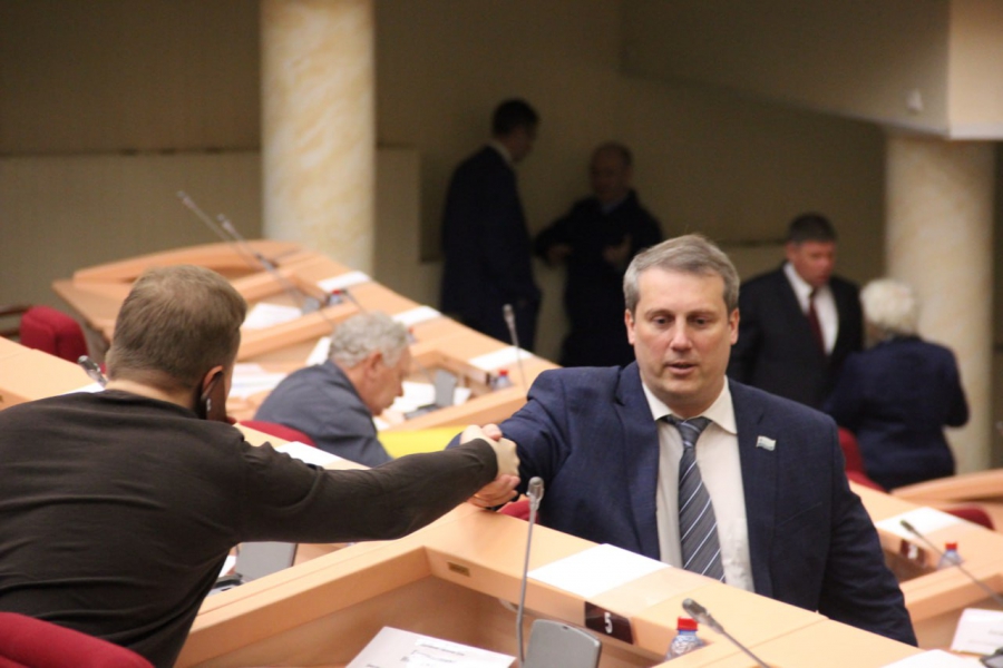 Отчет главы Саратова за год: Зарплаты выросли, ситуация с бродячими собаками сложная