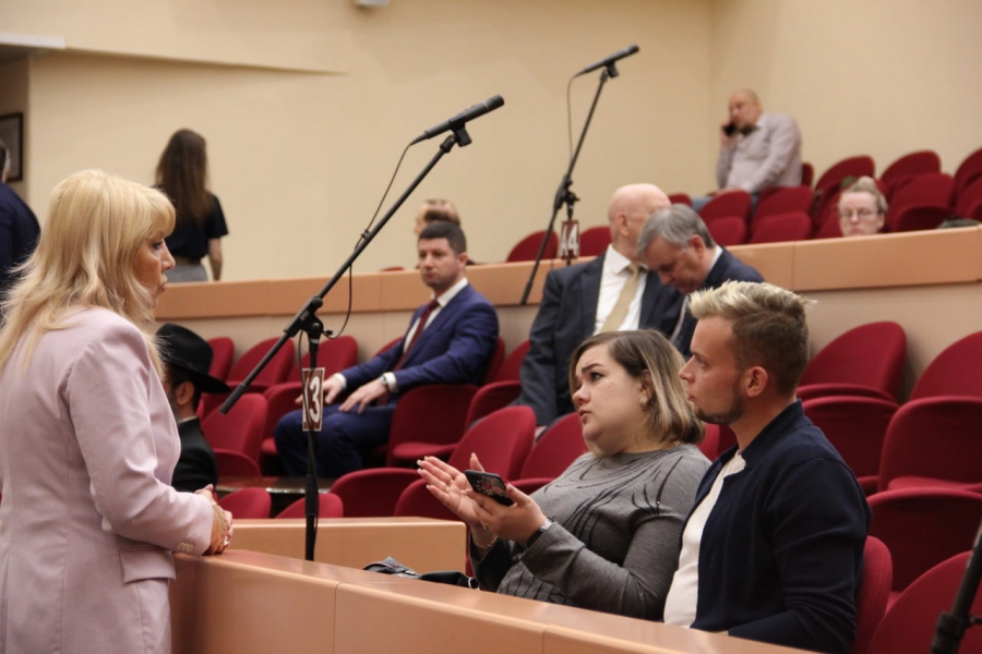 Отчет главы Саратова за год: Зарплаты выросли, ситуация с бродячими собаками сложная