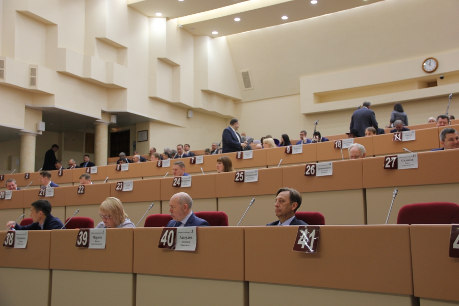 Отчет главы Саратова за год: Зарплаты выросли, ситуация с бродячими собаками сложная