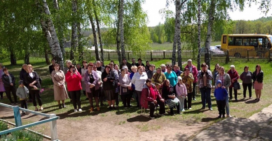 В Новобурасском районе открыли мемориальную доску погибшему в СВО Александру Шаповалову