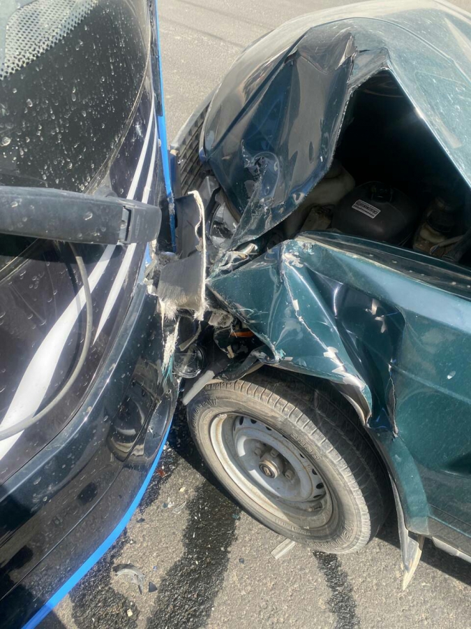 На Чапаева троллейбус столкнулся с двумя авто. Есть пострадавший