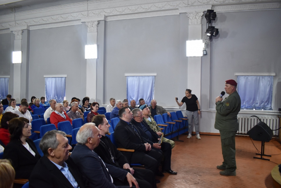 Янклович привез в Ртищевский район передвижной музей СВО
