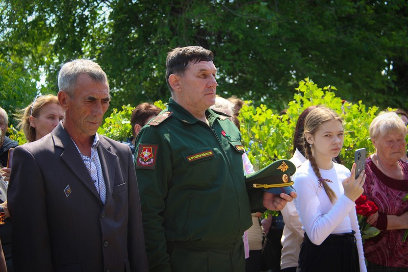 В Красноармейском районе открыли мемориальную доску погибшему в СВО Александру Храмову