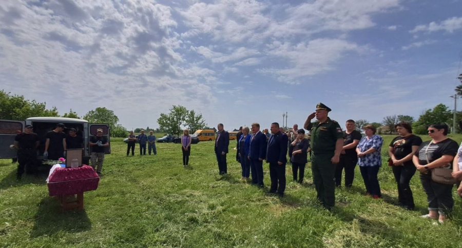 В Калининском районе простились с бойцом ЧВК «Вагнер» Александром Бозриковым