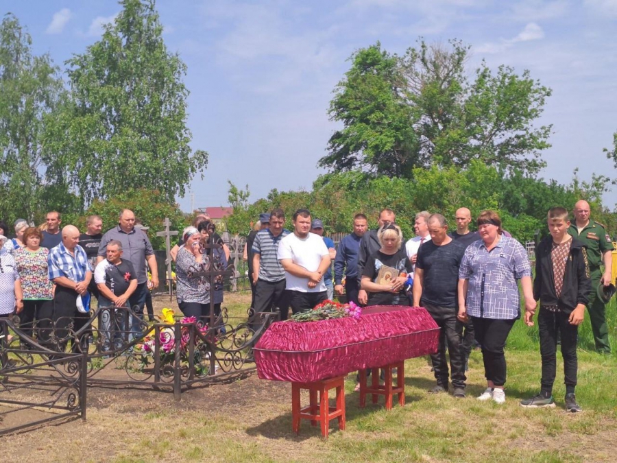 В Калининском районе простились с бойцом ЧВК «Вагнер» Александром Бозриковым