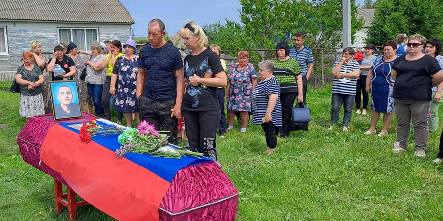 В Калининском районе простились с бойцом ЧВК «Вагнер» Александром Бозриковым